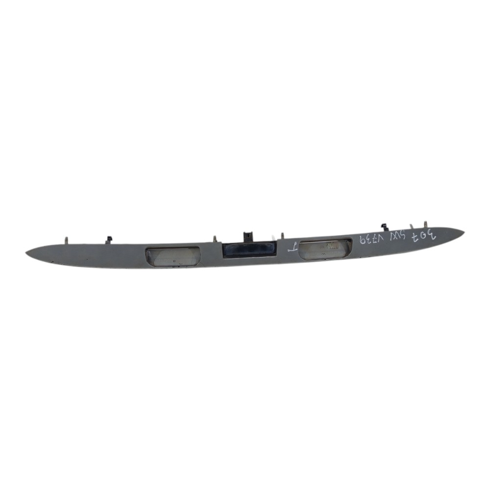 Moldura Luz Placa Peugeot 307 Sw 2004 2005 A 2010 9638615777 2