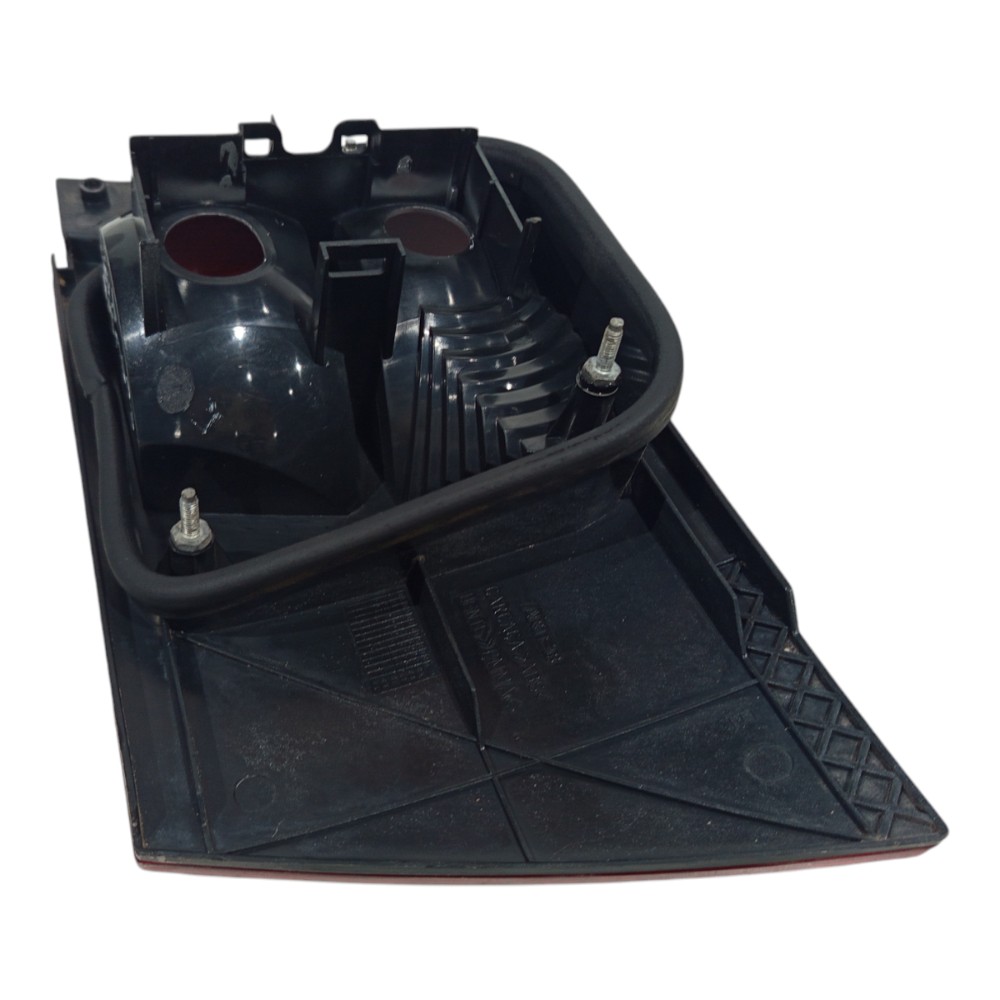Lanterna Tampa Traseira Esquerda Vw Santana 1999 2000 A 2006 5