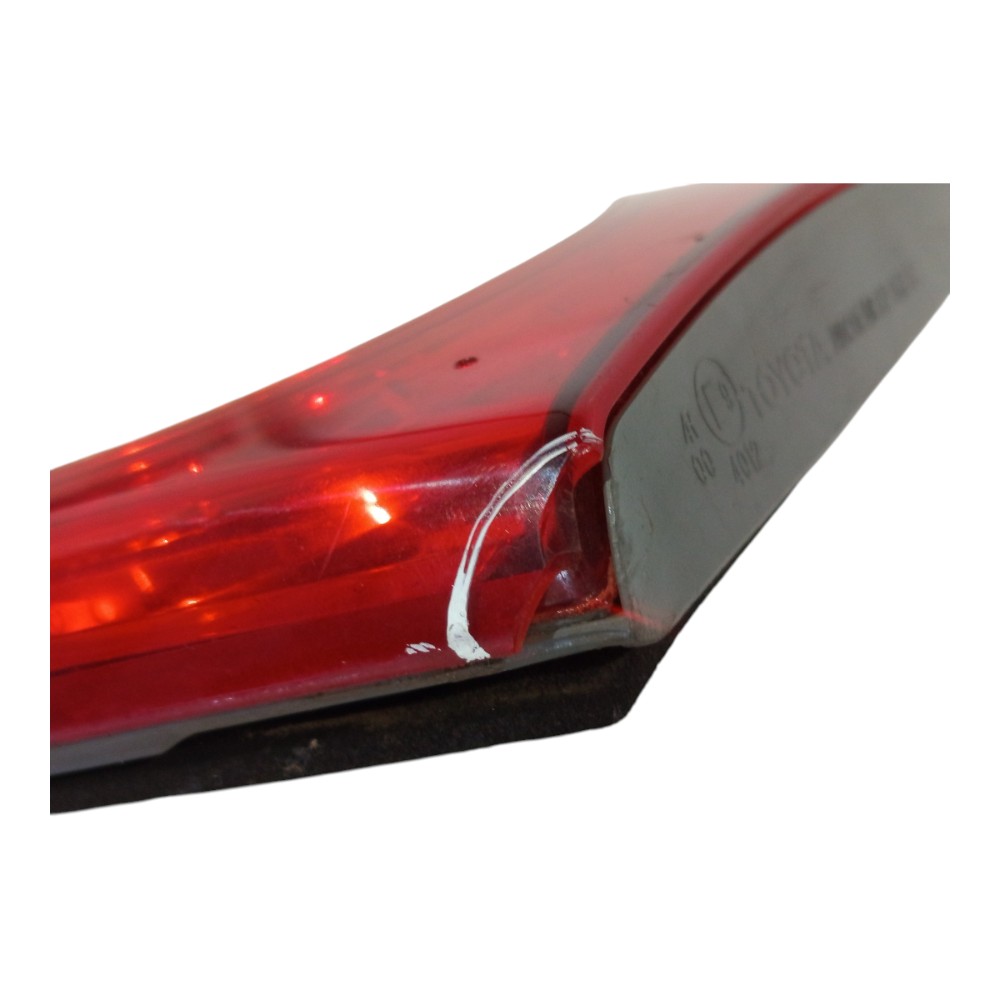 Lanterna Direita Tampa Toyota Corolla 2009 A 2011 Avaria Direito/passageiro 2