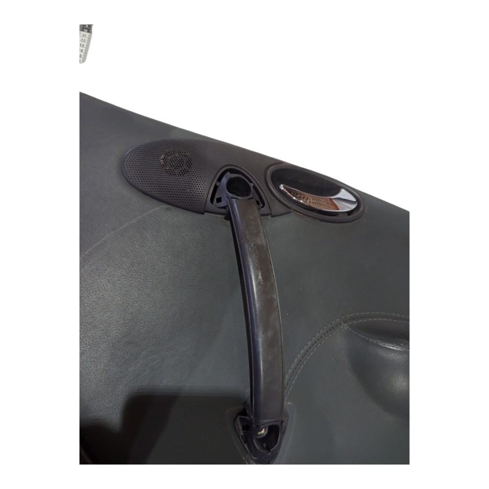 Forro De Porta Dianteiro Direito M/benz Cla 190 2003 A 2005 4