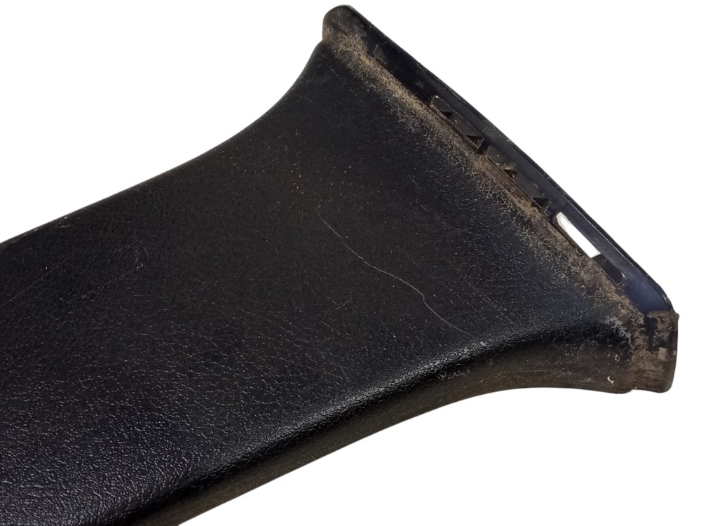 Moldura Coluna Central Le Chevrolet Vectra 1996 1997 A 2005 2