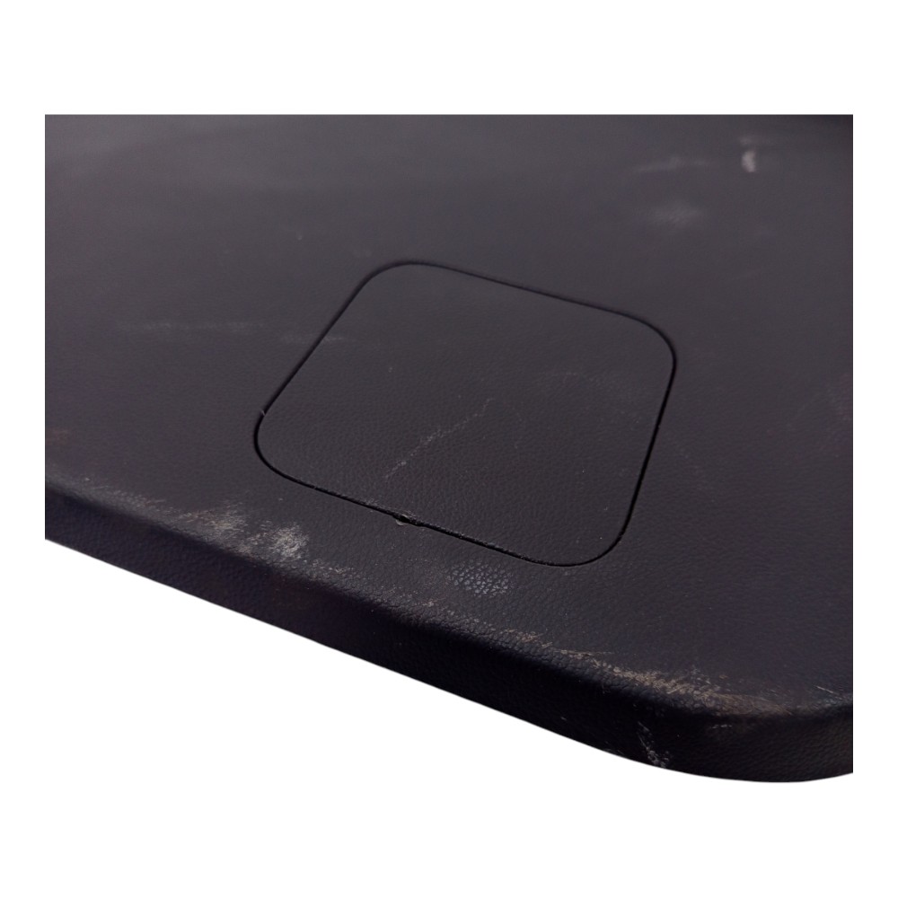 Acabemento interno tampa traseira Gm Sonic hatch  2012 a 16 3