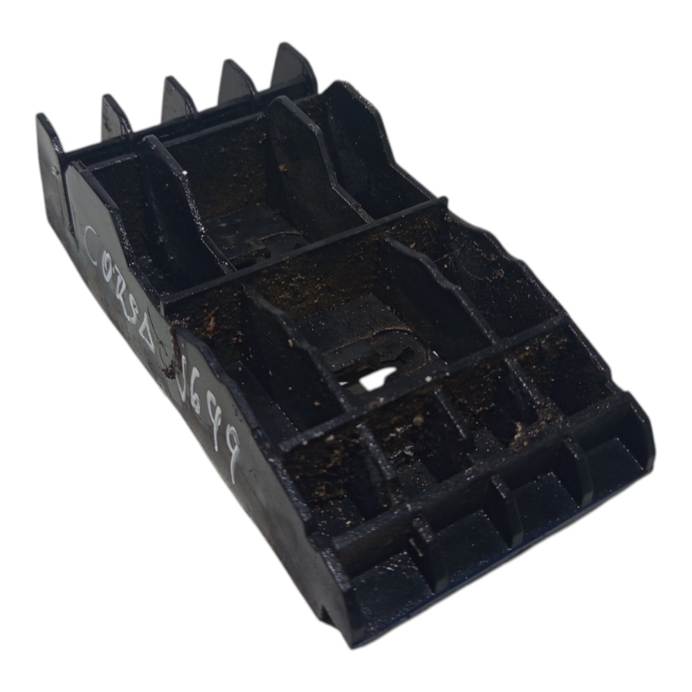 Suporte Parachoque Traseira Esq Chevrolet Corsa 1994 A 2010 2