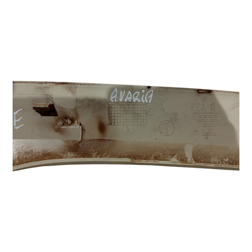 Acabamento Dianteiro Esquerdo Citroen C4 Pallas 2007 A 2013 Branco 5