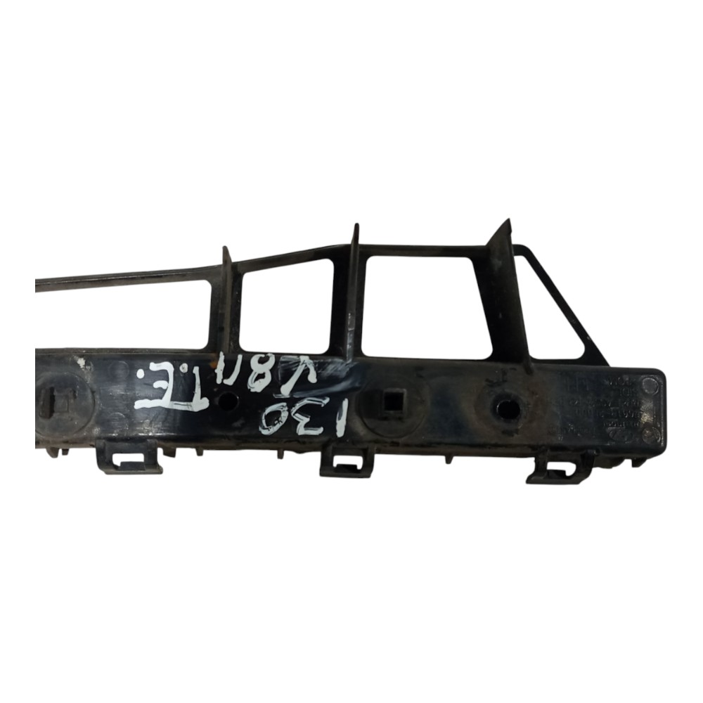 Guia Parachoque Traseiro Esquerdo Hyundai I30 2007 A 2012 5