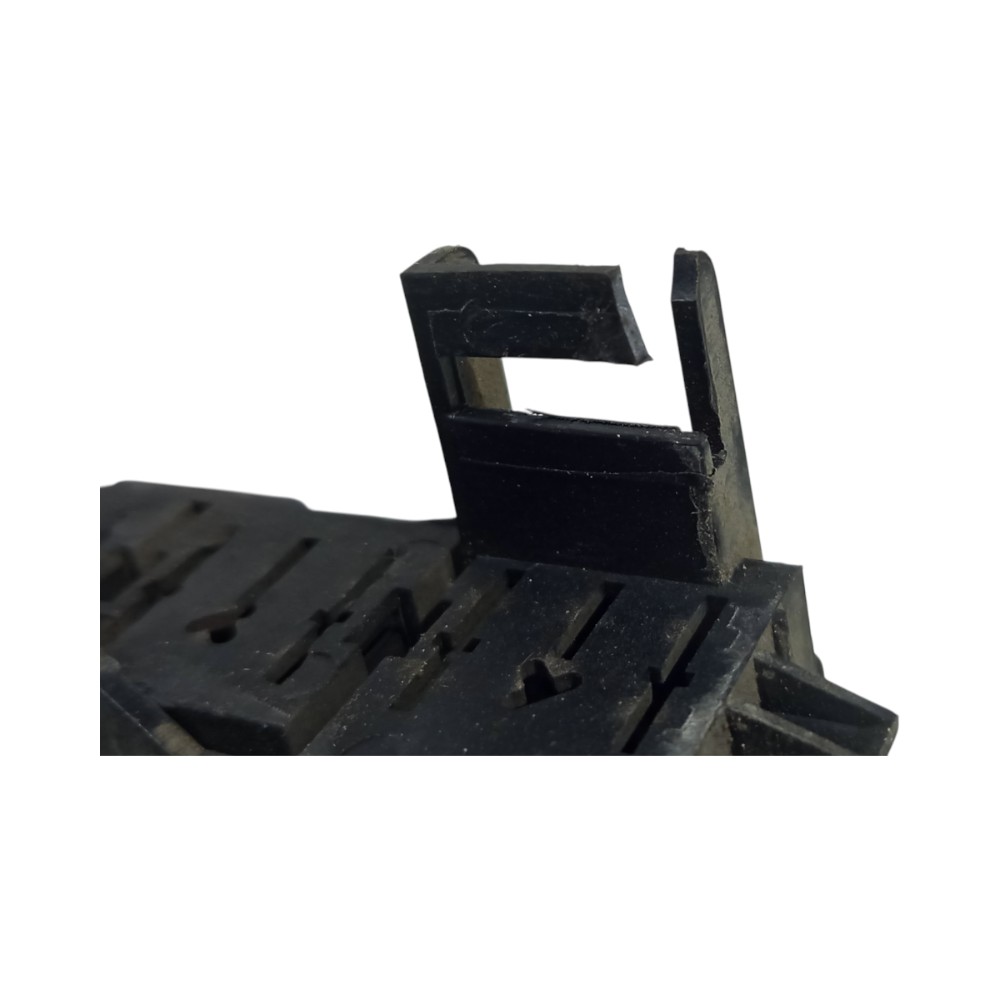 Moldura Interna Central Botão Alerta Gm Vectra 1997 A 2005 Preto 2