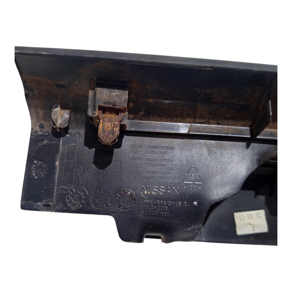 Acabamento Porta Dianteira Esquerd Nissan Sentra 2008 A 2012 Preto 7