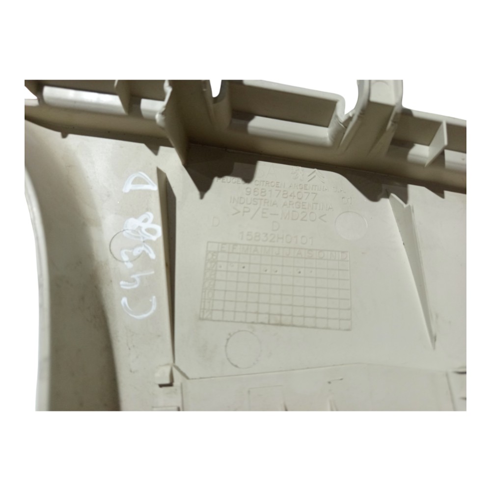 Moldura Central Direita Branca Citroen C4 2007 2008 A 2013 Branca 4