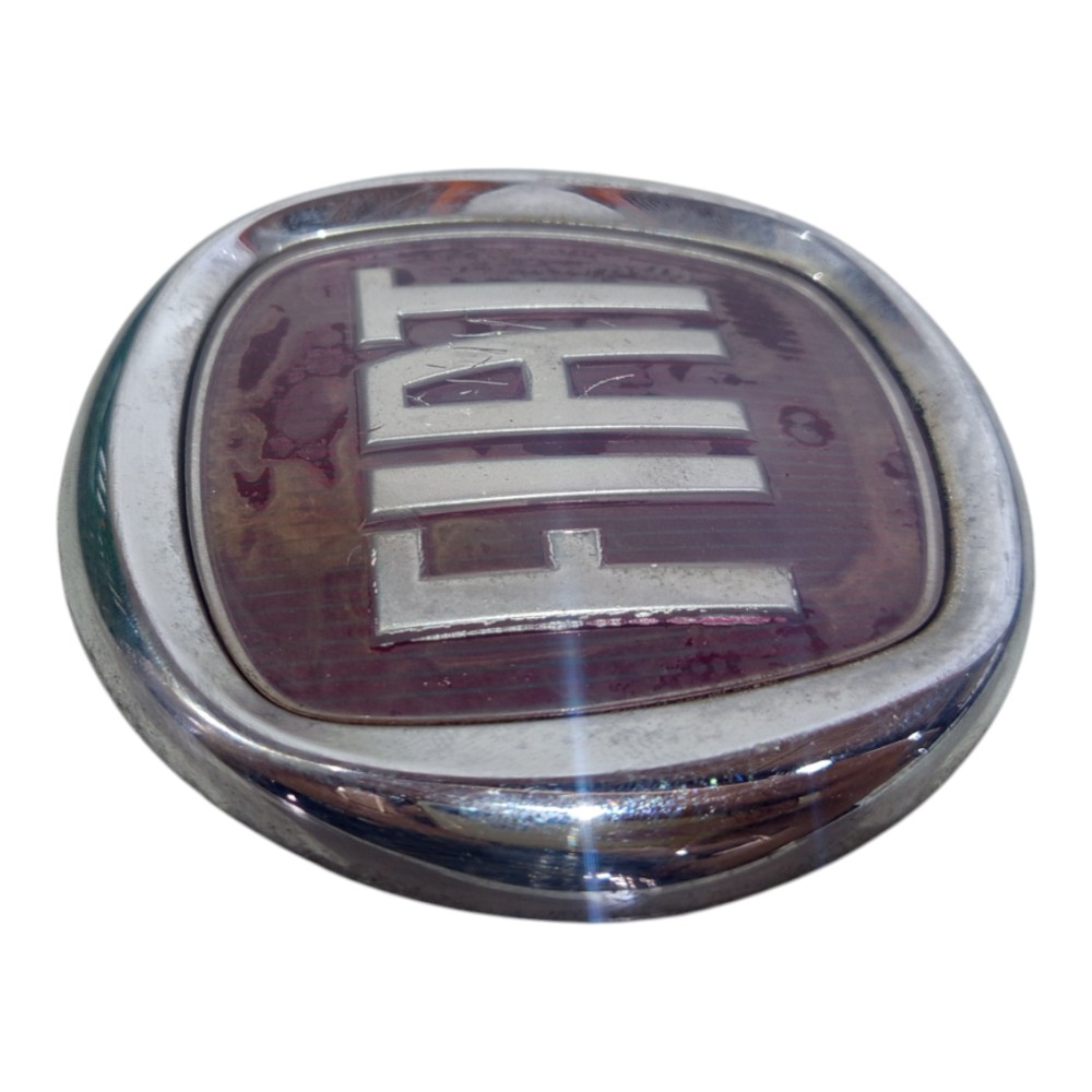 Emblema Tampa Traseira Fiat Linea 2009 2010 A 2014 Avaria Vermelho E Cromado 8