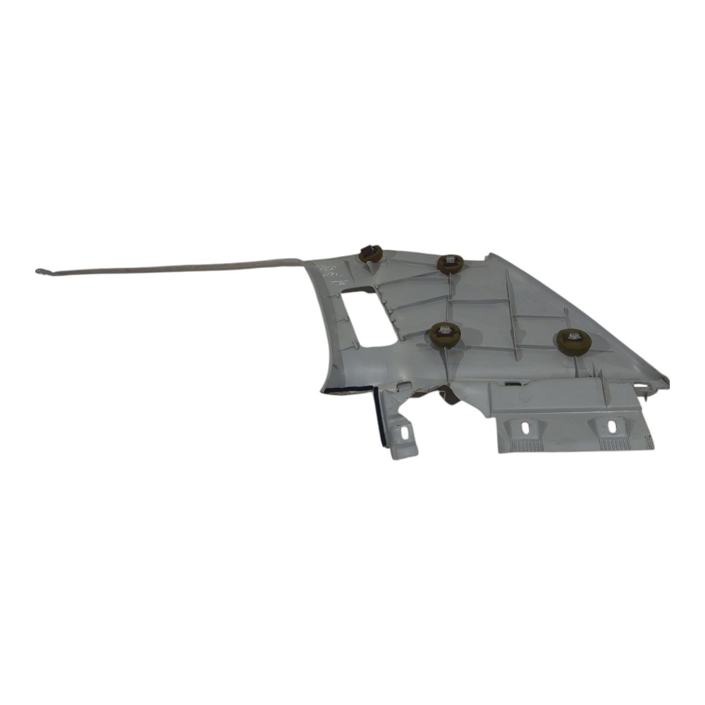 Moldura Coluna Traseira Esquerda Vw Golf 1993 1994 95 A 1999 5