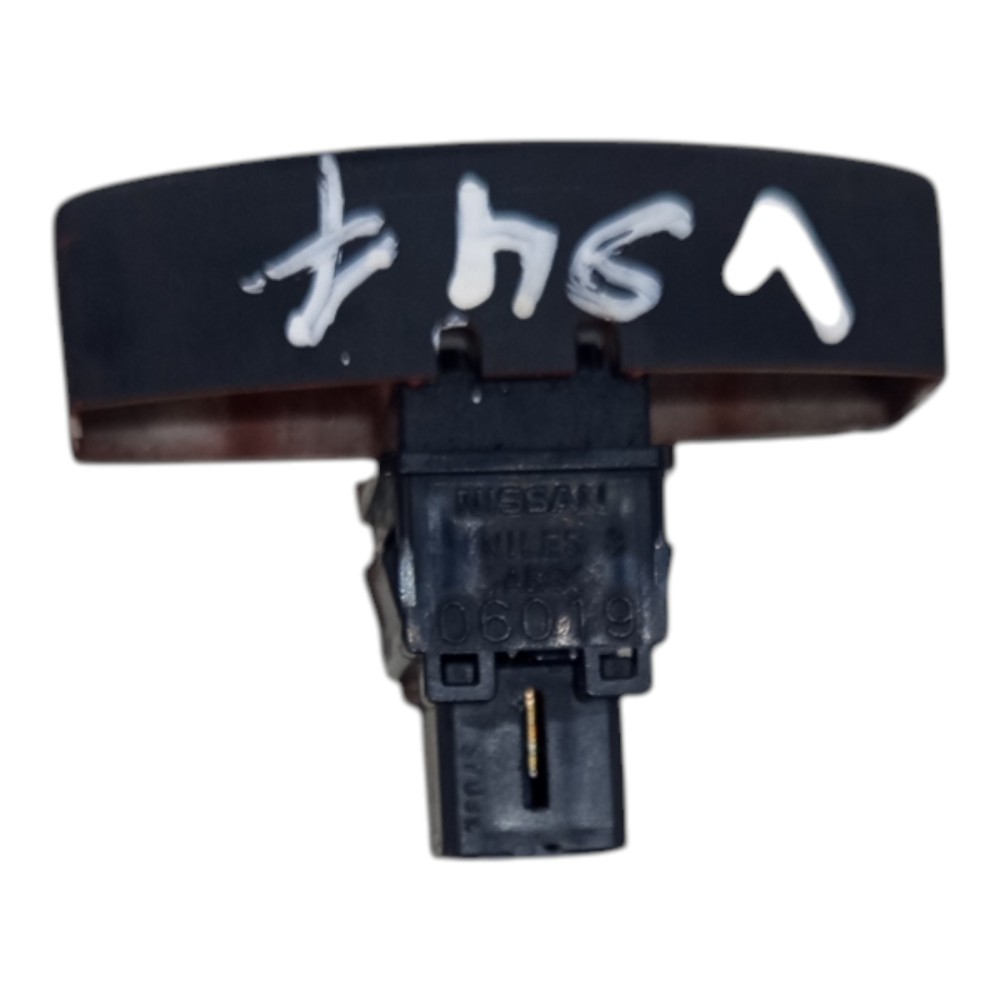 Botão Pisca Alerta Nissan Livina 2009 A 2014 5