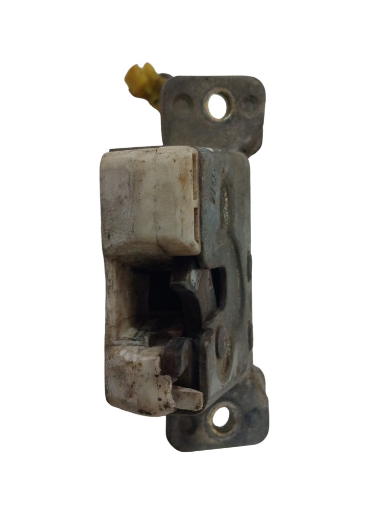 Fechadura Tampa Traseiro Porta Malas Wi Gm Corsa 1994 A 2002 7