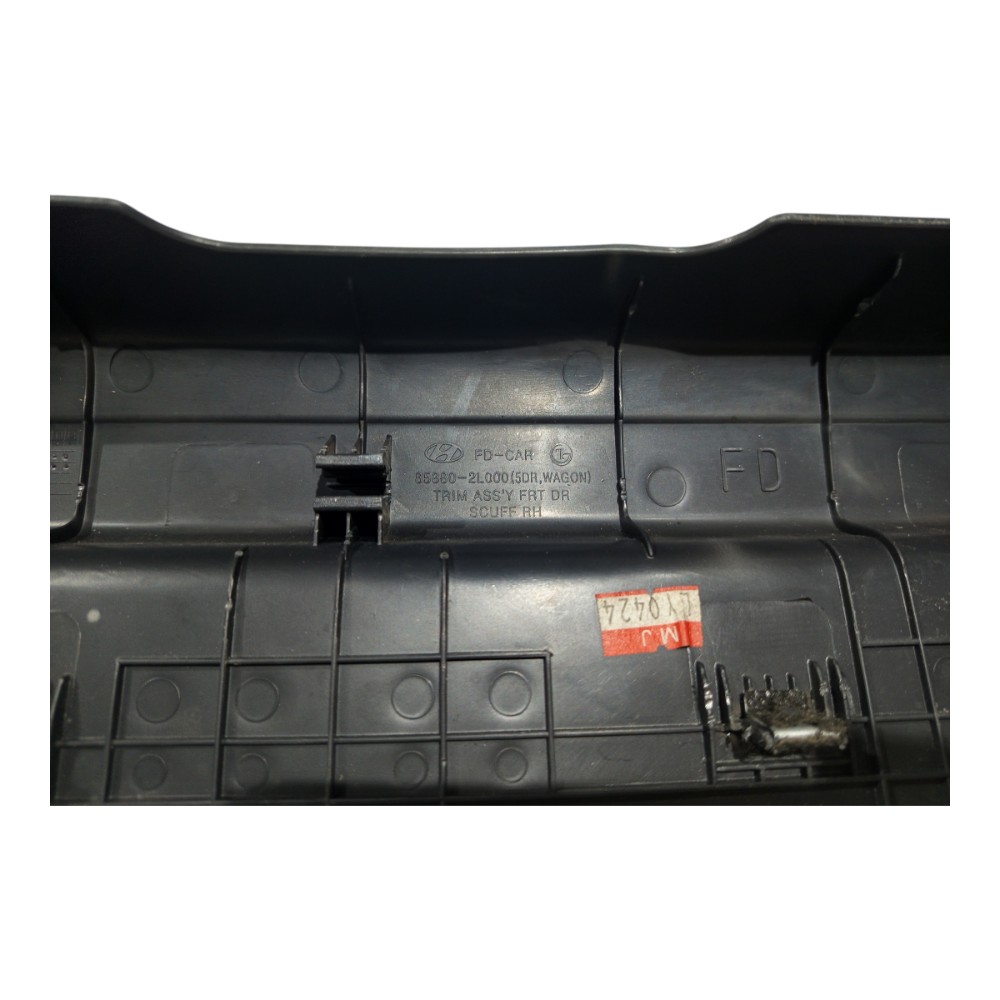 Soleira Porta Dianteira Direita Hyundai I30 2009 2010 A 2012 6