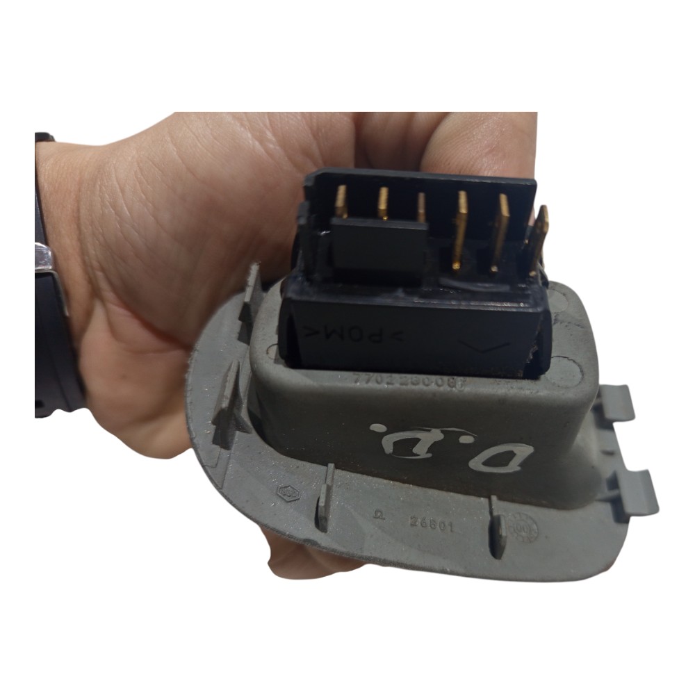 Botao Vidro Dianteiro Direito Renault Scenic 2001 02 A 2010 6
