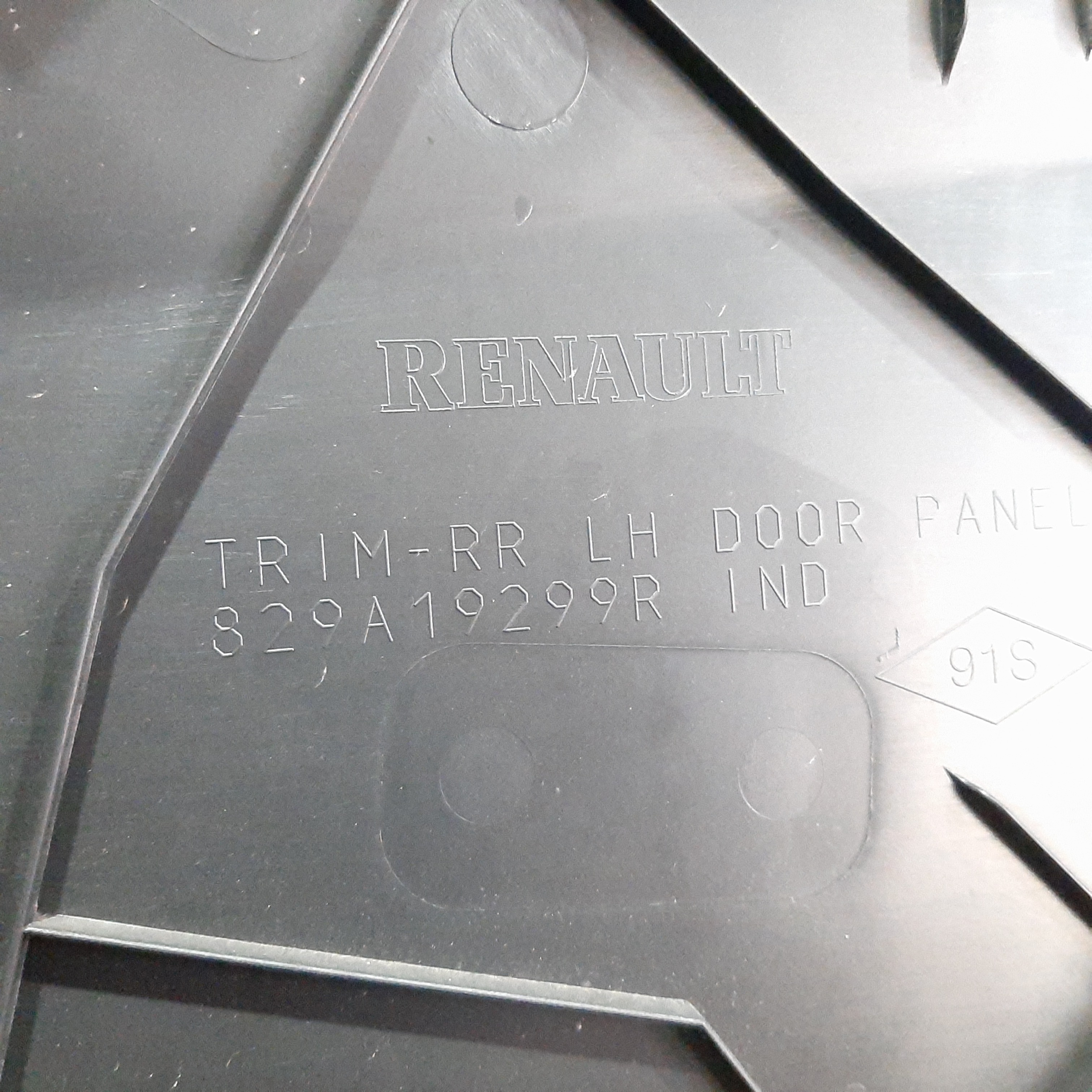 Forro Porta Traseira Esquerda Renault Kwid 2018 2019 A 2023 8