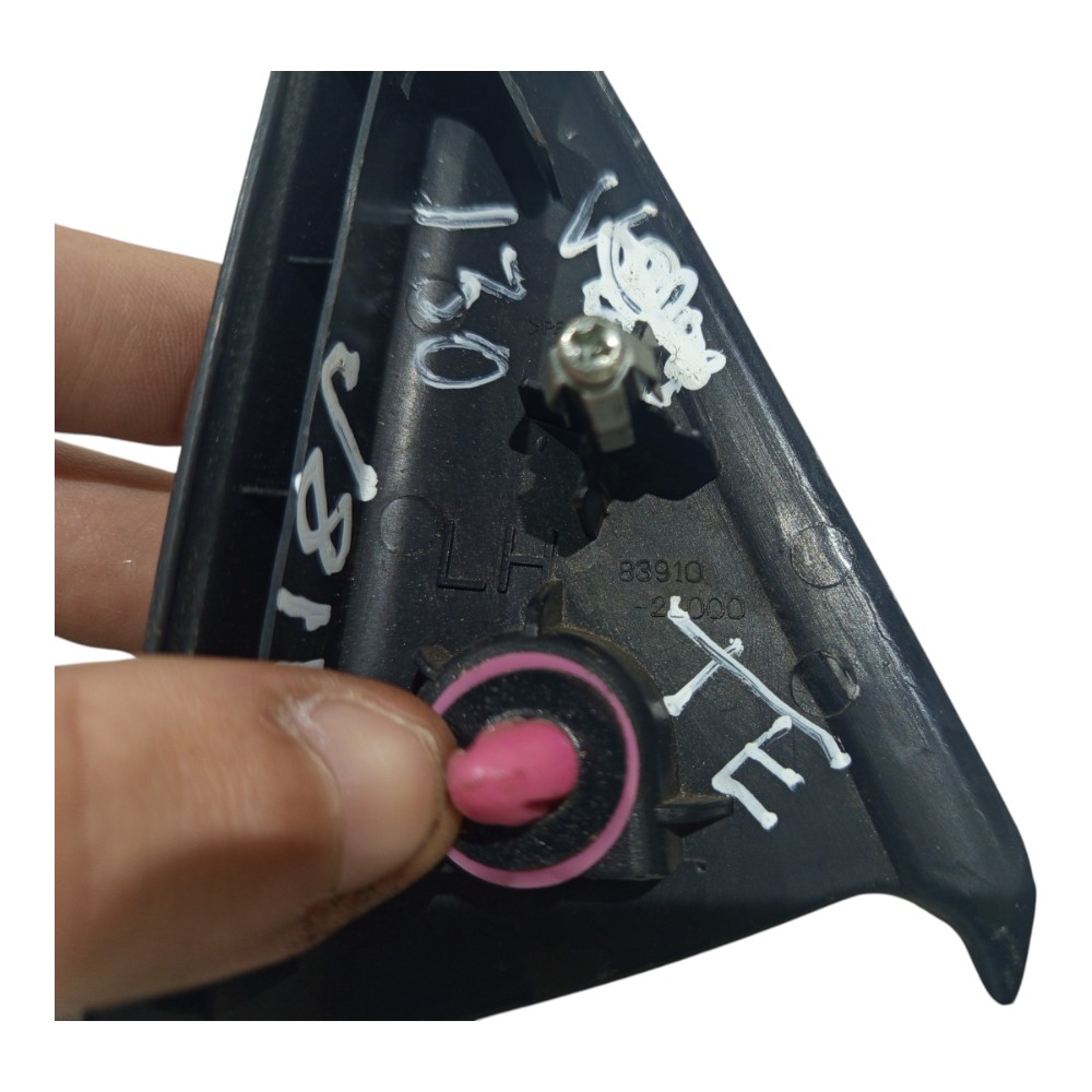 Moldura Interna Tradeira Esquerda Hyundai I30 2009 A 2012 7