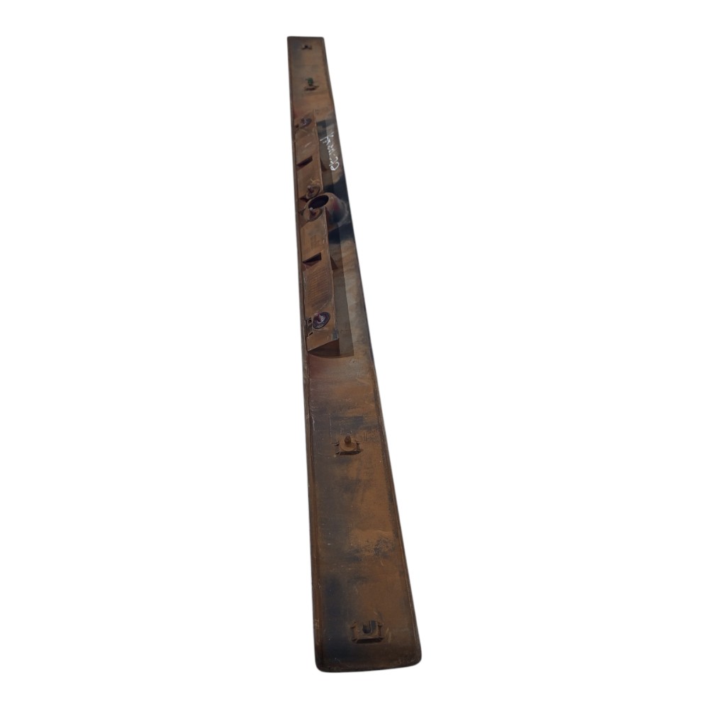 Friso Tampa Traseira Gm Chevr Kadett 1997 1998 1999 93232193 Vermelho Vinho 5