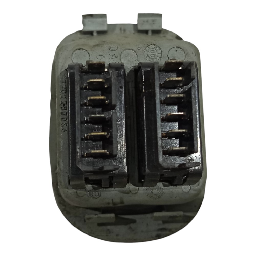 Botão Vidro Elétrico Esquerdo Renault Scenic 2001 A 2010 7