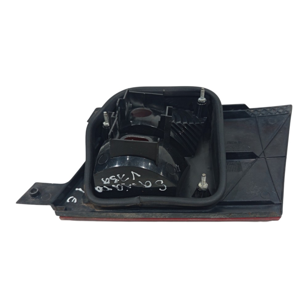 Lanterna Tampa Traseira Esquerda Vw Santana 1999 2000 A 2006 2