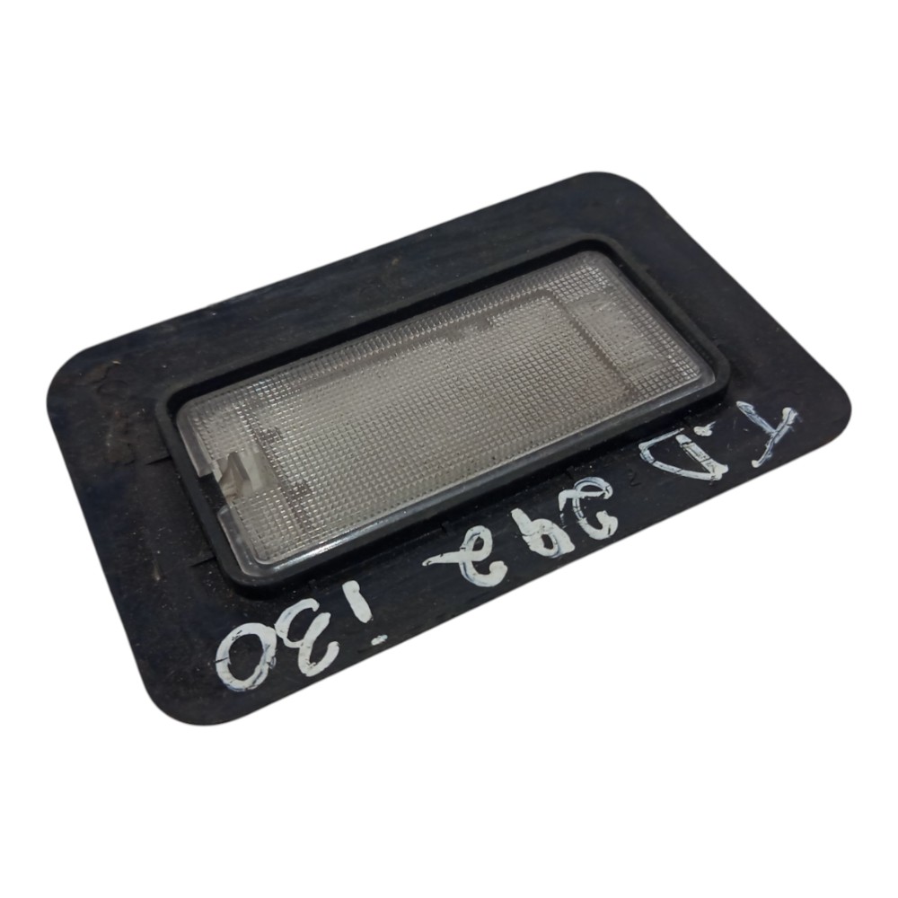 Luz Cortesia Traseira Direita Hyundai I30 2007 2008 A 2012 4