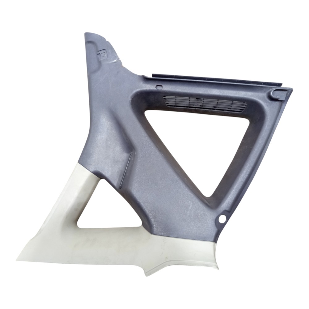 Moldura Porta Malas Le Mercedes Classe A160 99 A 2003 Avaria 1