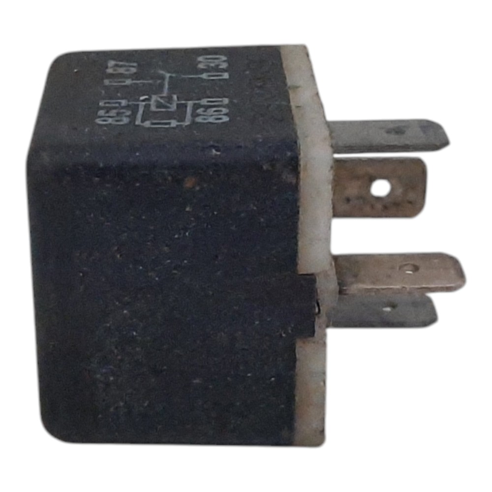 Rele Auxiliar Audi 431951253h Pa66gf30 4