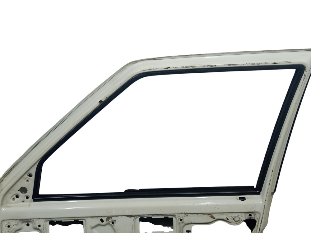 Porta Dianteira Direita Fiat Uno 4p C/detalhes 2006 A 2013 Dianteira Dianteiro Branco 4