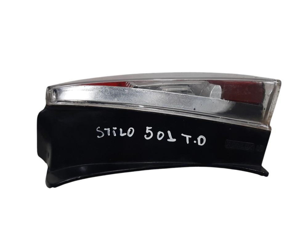 Lanterna Traseira Direito Fiat Stilo 501 Com Avaria Direito/passageiro 2