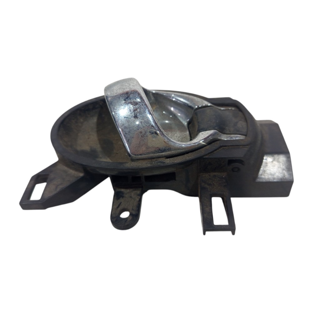 Maçaneta Interna Dir Nissan March Versa 2012 A 2020 Detalhes Preto E Cromado Dianteira/traseira 5