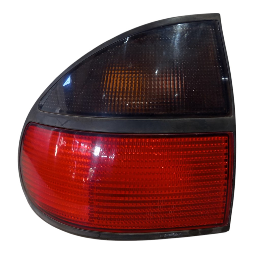 Laterna Traseira E Renault Laguna 2.0 1995 1996 1997 A 2001 Esquerdo/motorista Vermelho/laranja 1