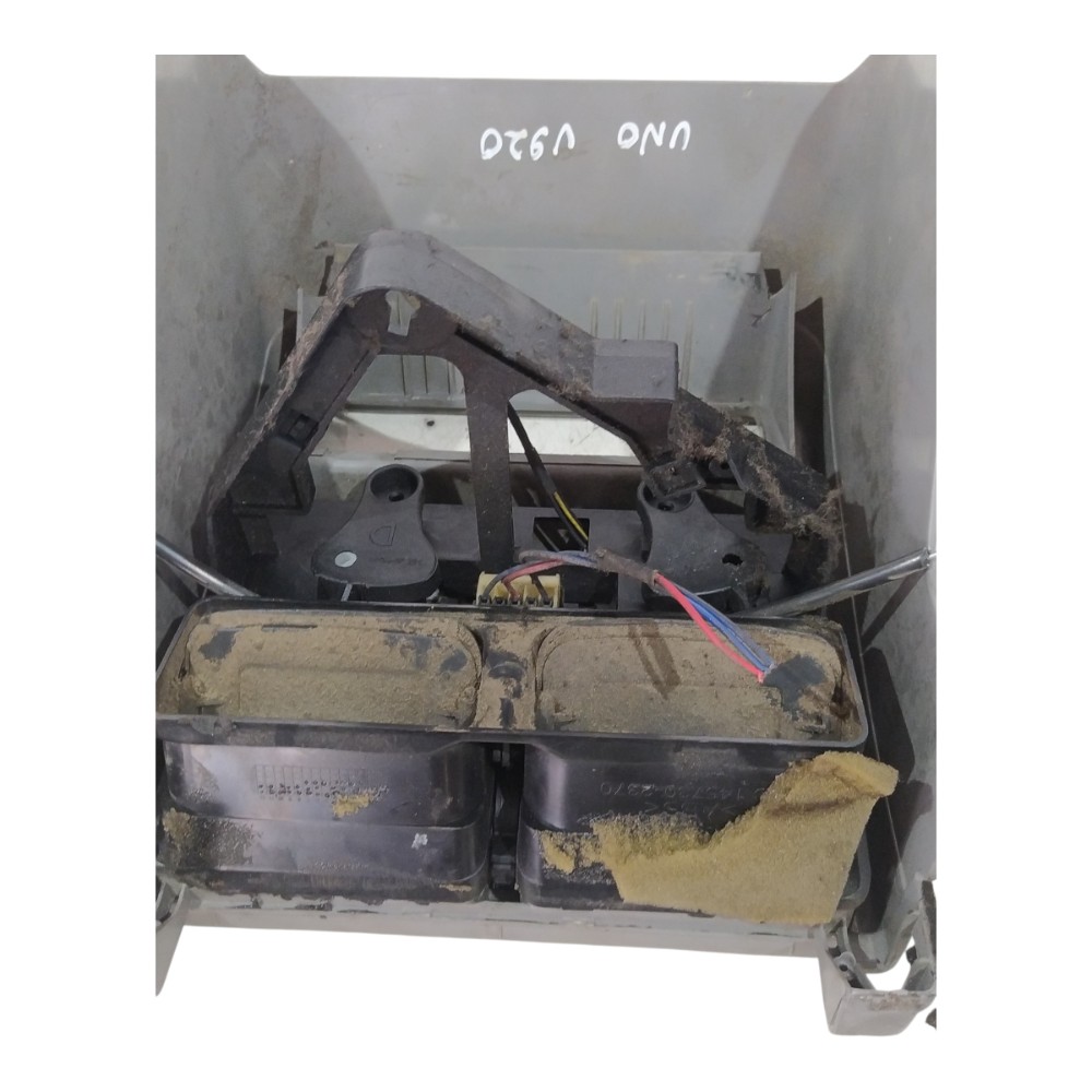 Moldura Painel Central Comando Ar Fiat Uno Mille 2005 Origin 5