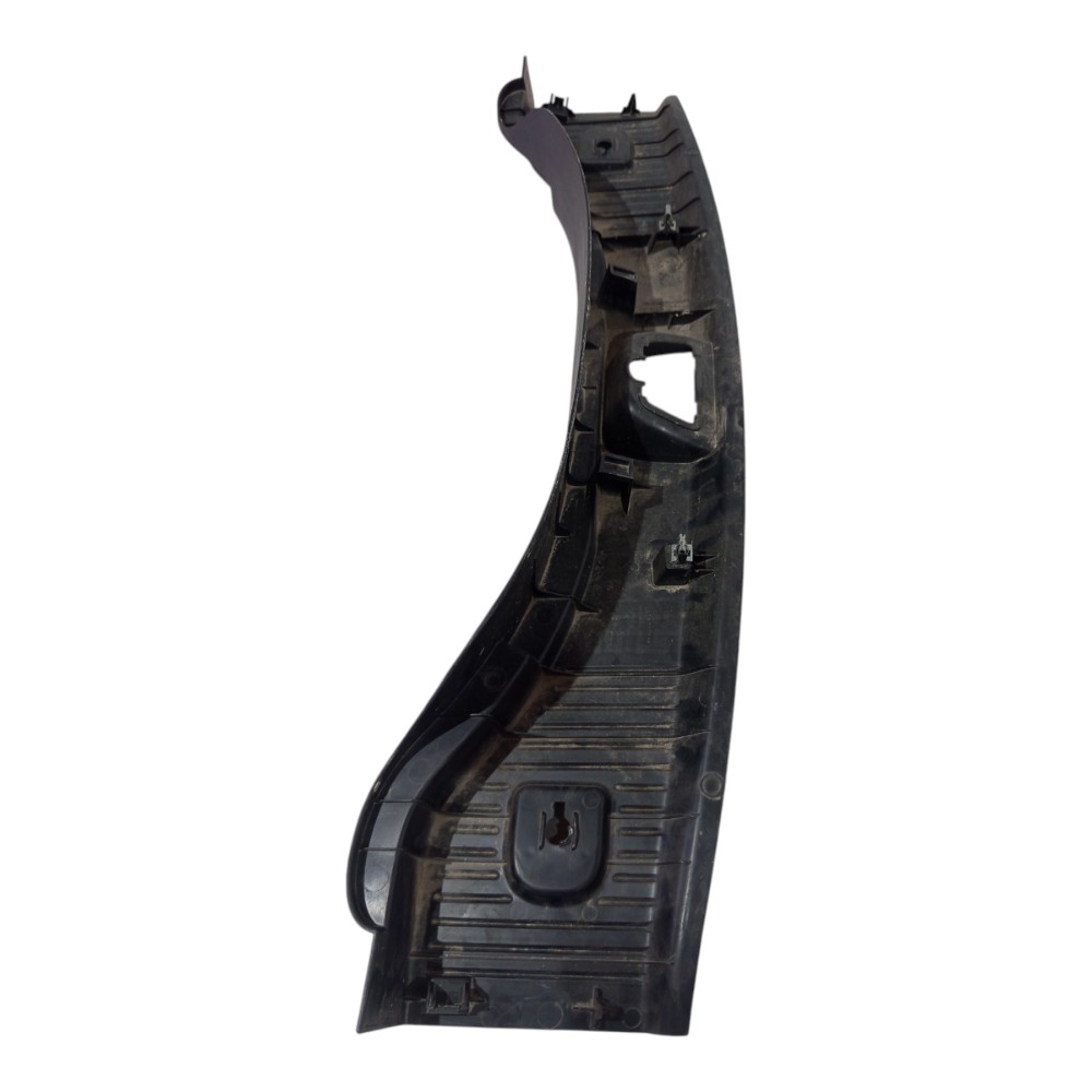 Moldura Soleiro Porta Malas Gm Tracker Lzt 2014 A 2019 7
