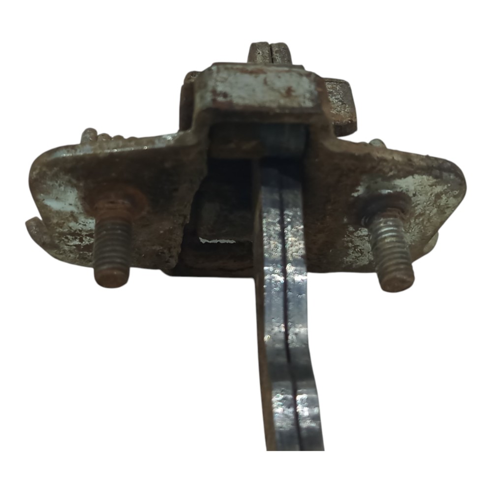 Limitador Porta Dianteira Esquerda Vw Gol 1996 1997 A 2005 4