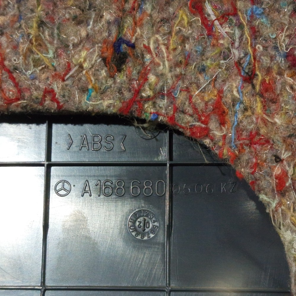Moldura Soleira Esq Mercedes Classe A160 1995 A 2005 Detalhe Preto 5