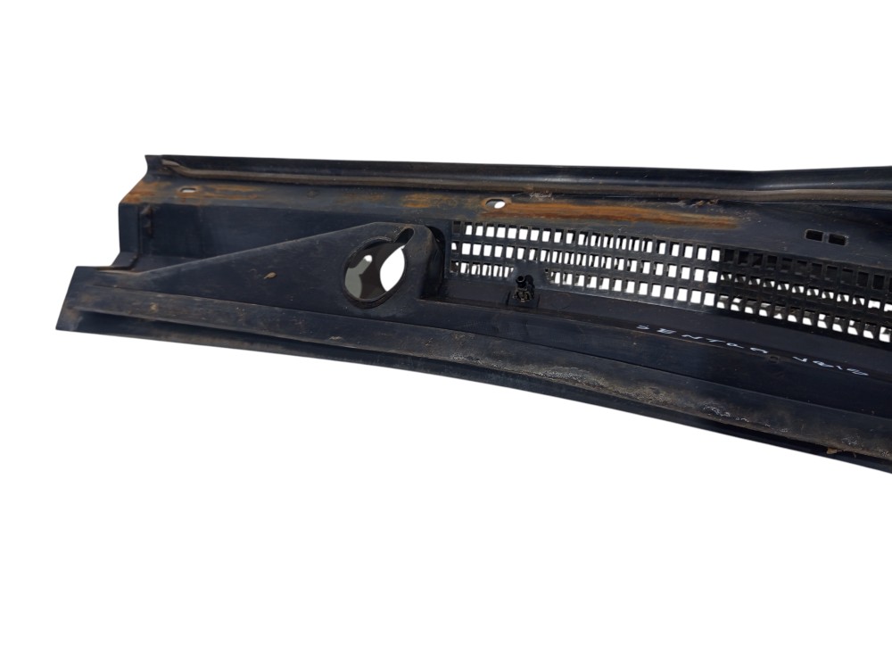 Moldura De Parabrisa Esquerda Churrasqueira Nissan Sentra 6