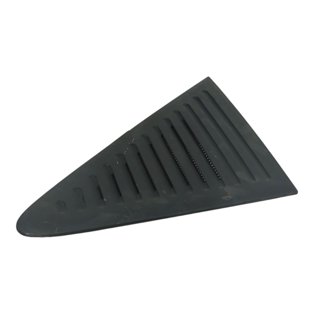 Moldura Externa Tras Direita Gm Kadett 1989 A 1998 Detalhe 4