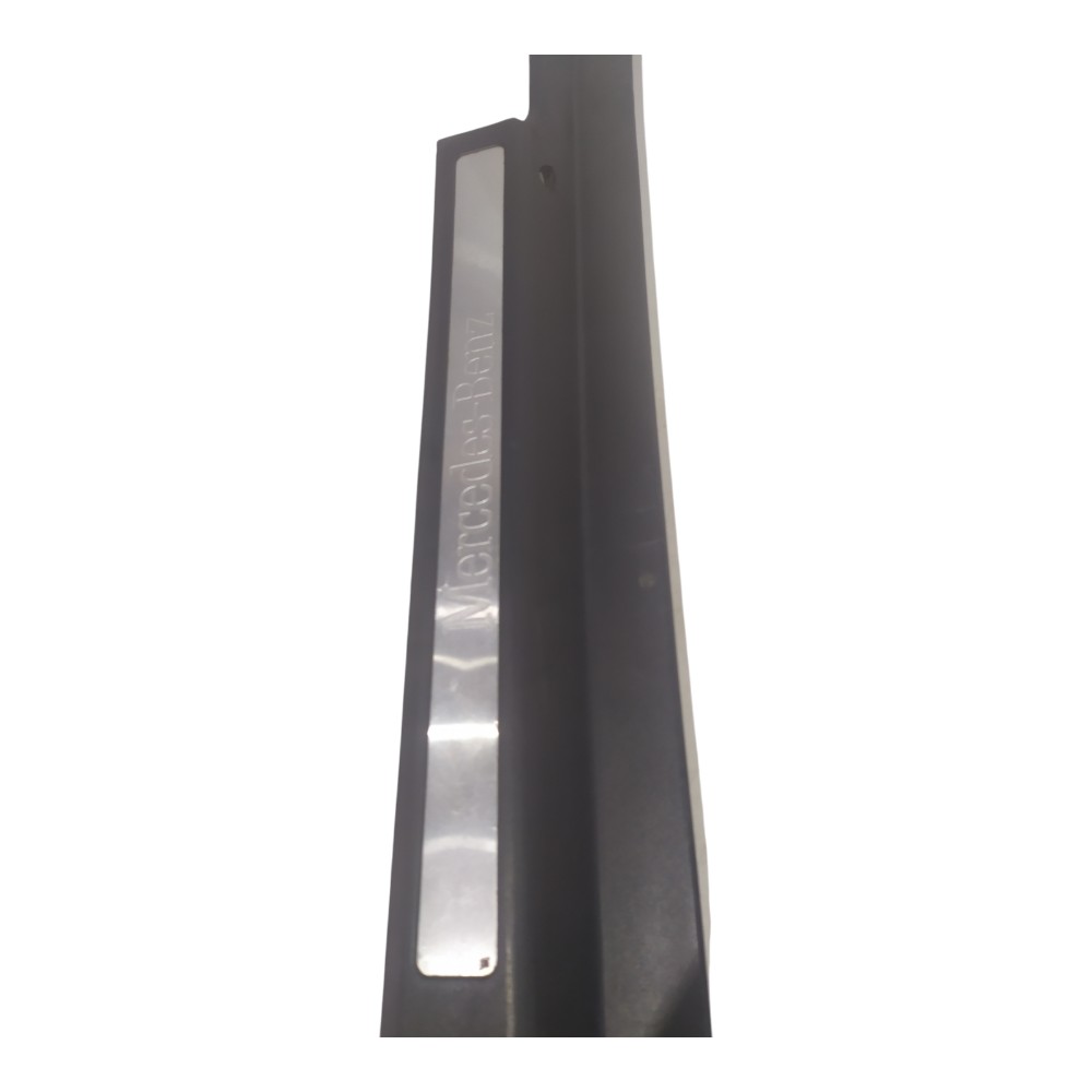 Soleira Int Diant Direita Mercedes C180 1995 A 2005 Avaria 4