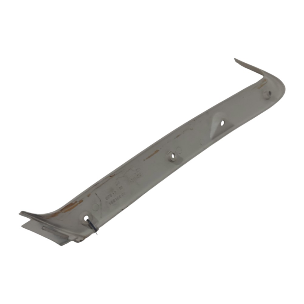 Moldura Direita Tampa Traseira Gm Astra 1994 1995 A 1997 5