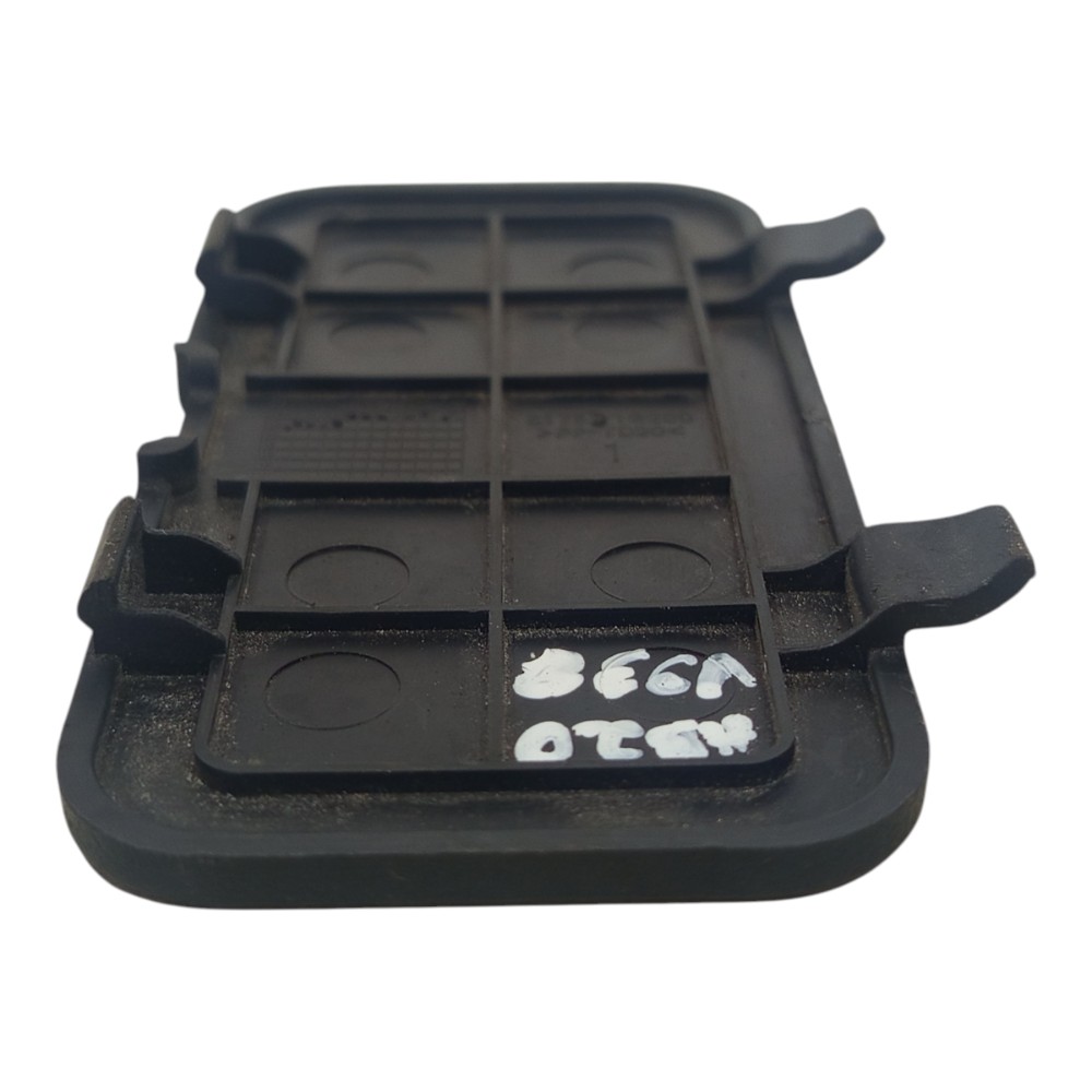 Moldura Central Tampa Tras Hyundai Hb20 Comfort 2013 A 2019 7