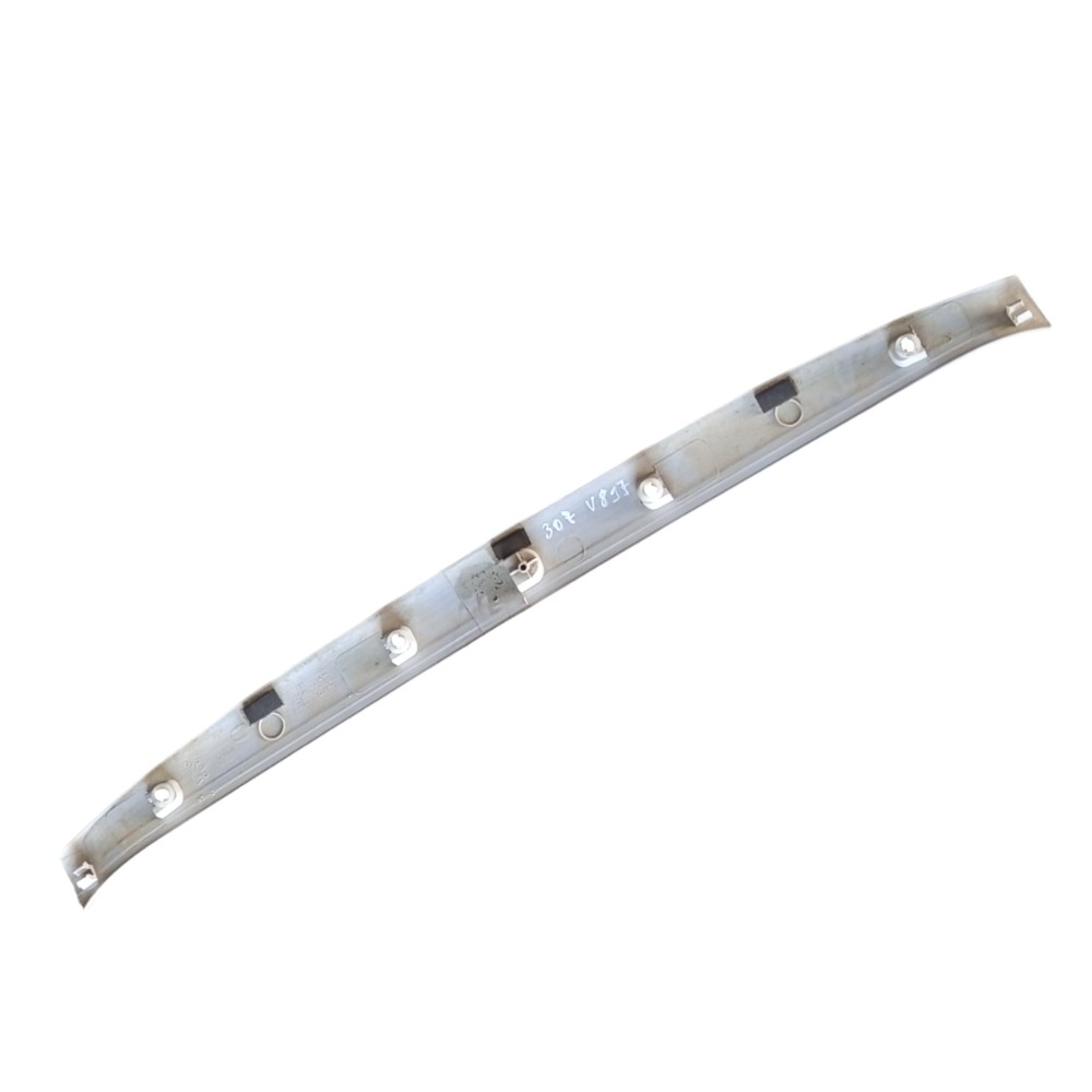 Moldura Acabamento Porta Malas Peugeot 307 2001 2002 A 2008 7