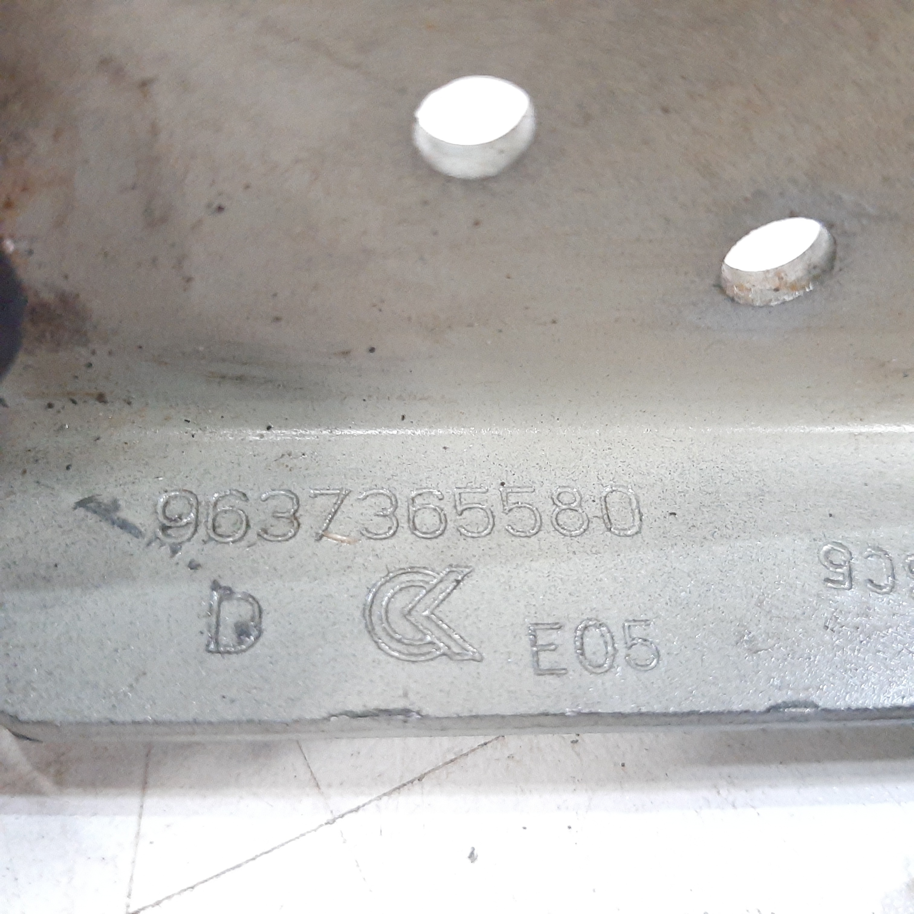 Dobradiça Direita Capô Dianteiro Citroen C3 2003 2004 A 2012 7