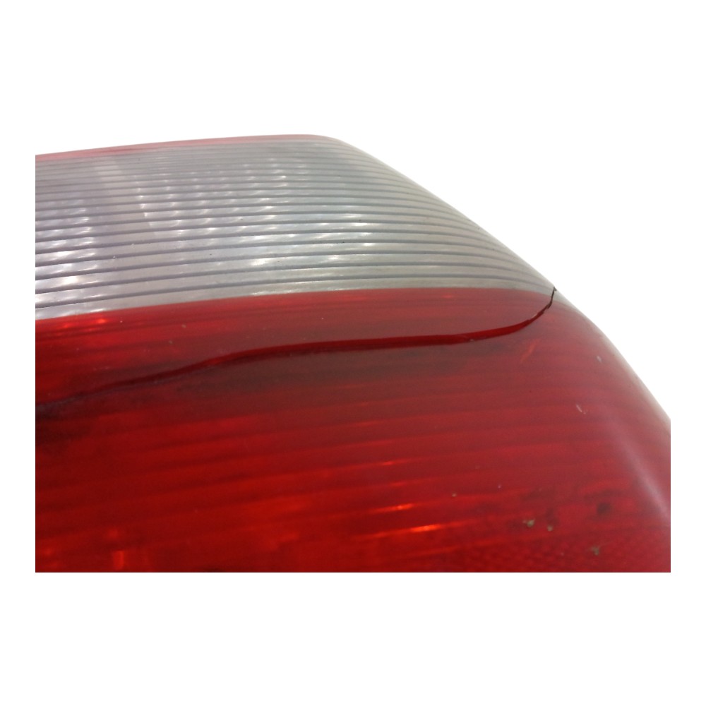 Lanterna Direita Fiat Uno Mille 2004 2005 2006 A 2012 Avaria Direito/passageiro 2
