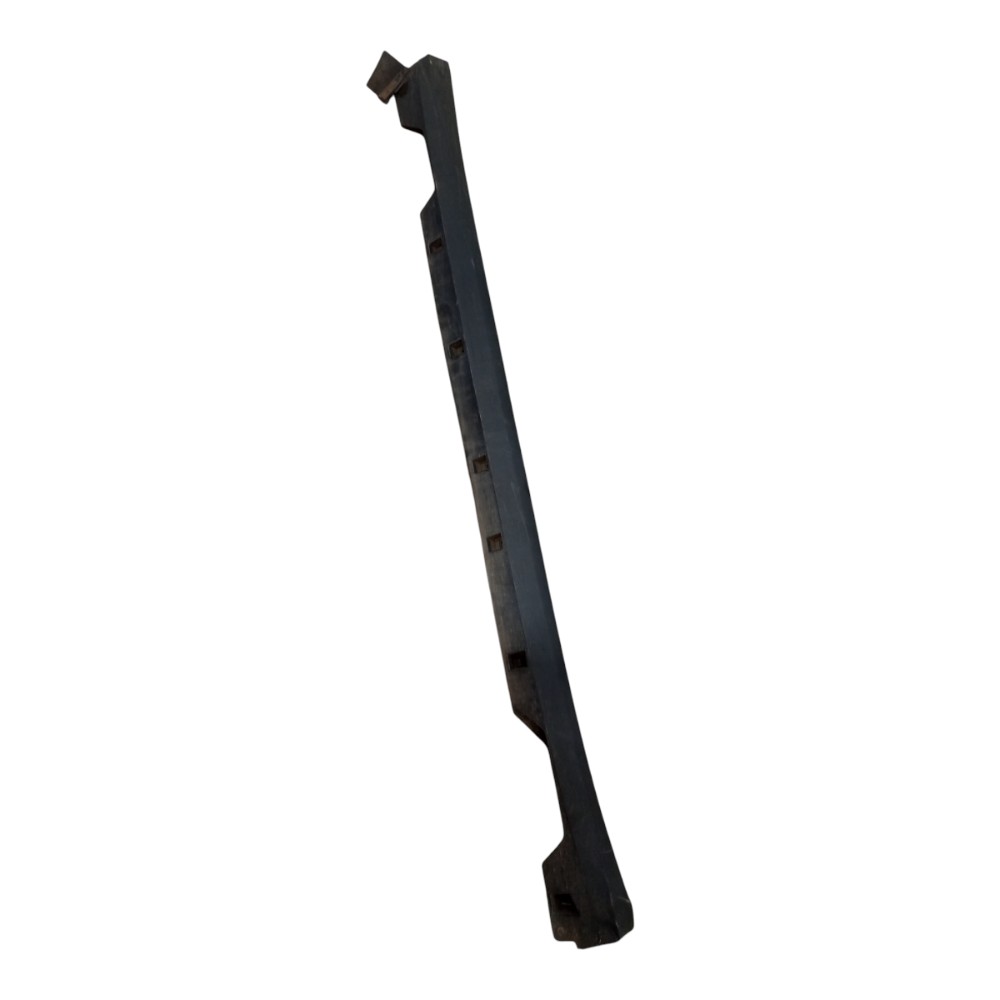 Moldura Soleira Direita Tracker 2021 A 2025 2