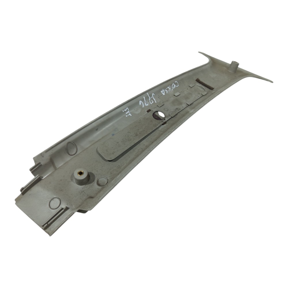 Moldura Coluna Centro Esquerdo Gm Corsa 1994 1995 A 2010 5