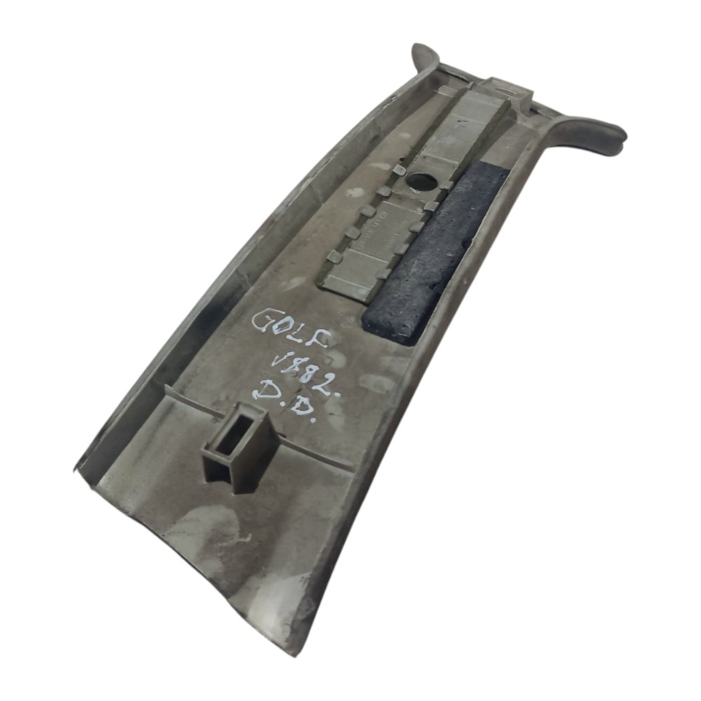 Moldura Superior Coluna Central Direito Vw Golf 2003 A 2009 8