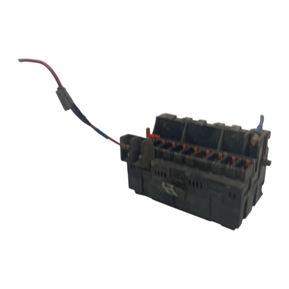 Caixa Fusivel Volkswagen Gol Saveiro 1996 1997 1998 A 2005 8