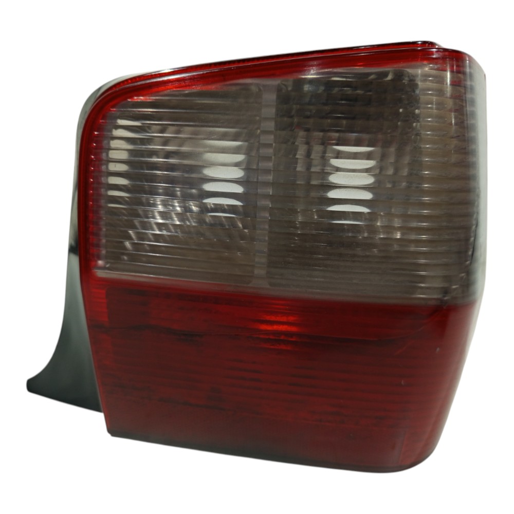 Lanterna Direita Fiat Uno Mille 2004 2005 2006 A 2012 Avaria Direito/passageiro 1