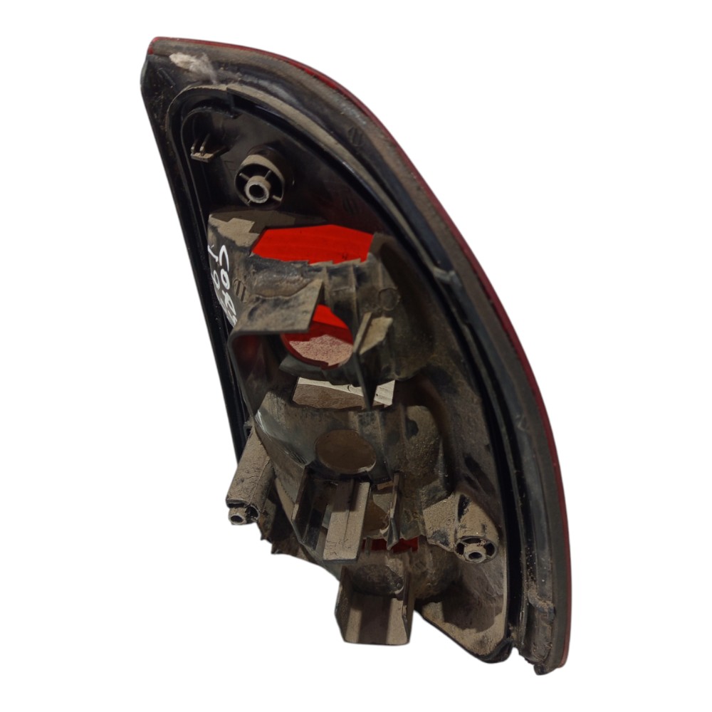 Lanterna Sinaleira Traseira Esquerda GM Corsa 2004 a 2006 4