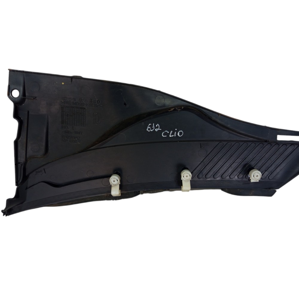 Moldura Churrasqueira Parabrisa Renault Clio 2002 A 2009 8