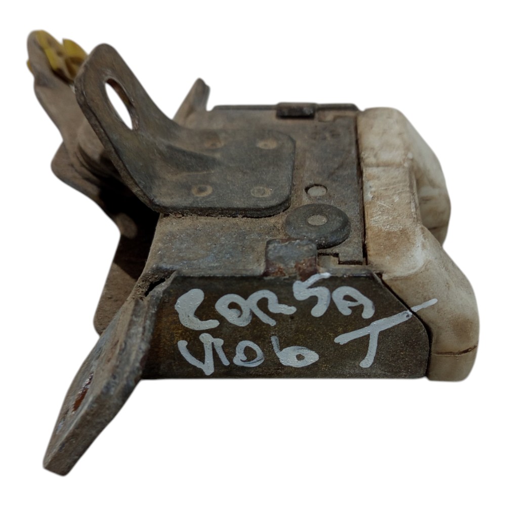 Tranca Trava Porta Malas Gm Chevrolet Corsa 1996 1997 A 2002 4